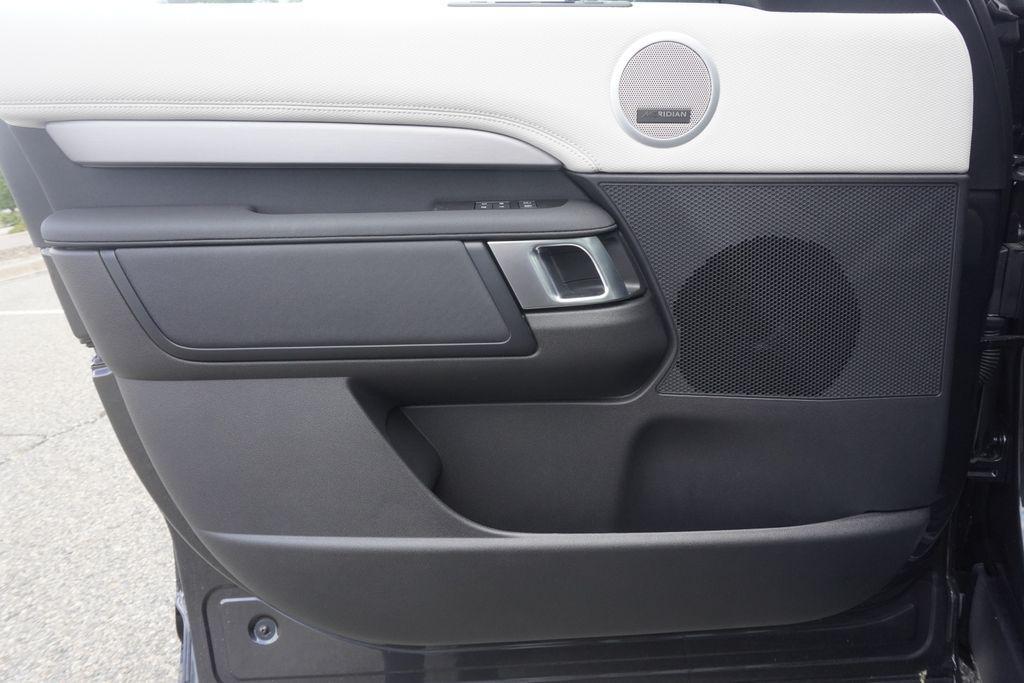 new 2025 Land Rover Discovery car, priced at $78,648