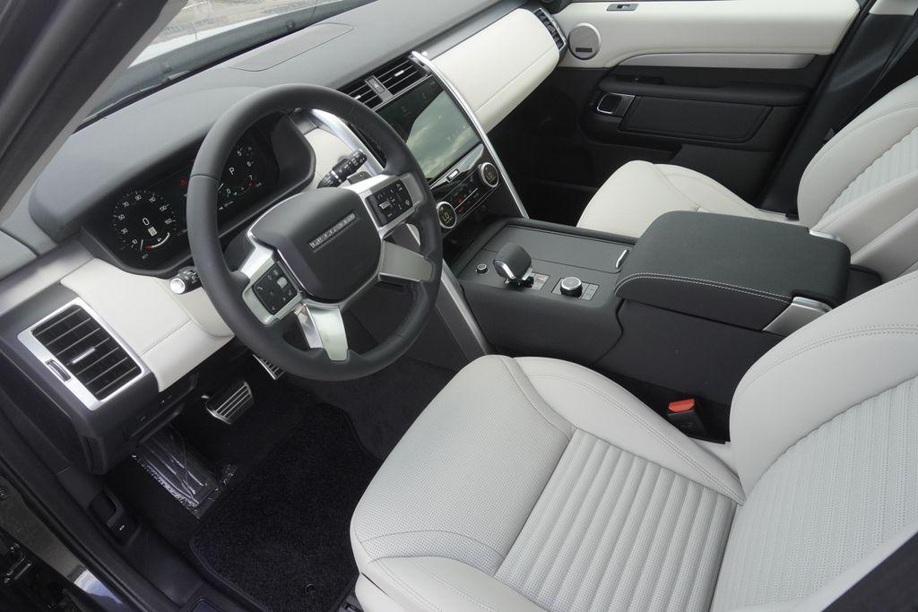 new 2025 Land Rover Discovery car, priced at $78,648