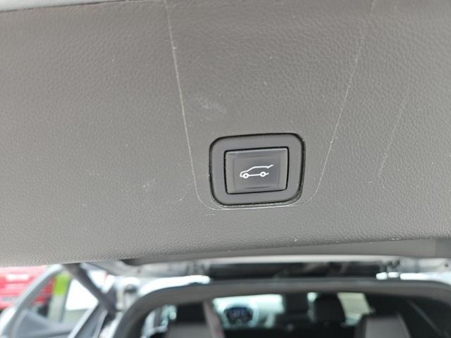 used 2023 Chevrolet Traverse car, priced at $33,486