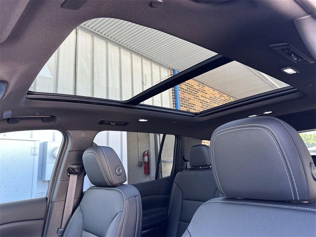 new 2025 Chevrolet Traverse car, priced at $46,865