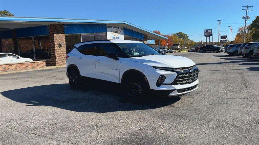 new 2025 Chevrolet Blazer car, priced at $35,072