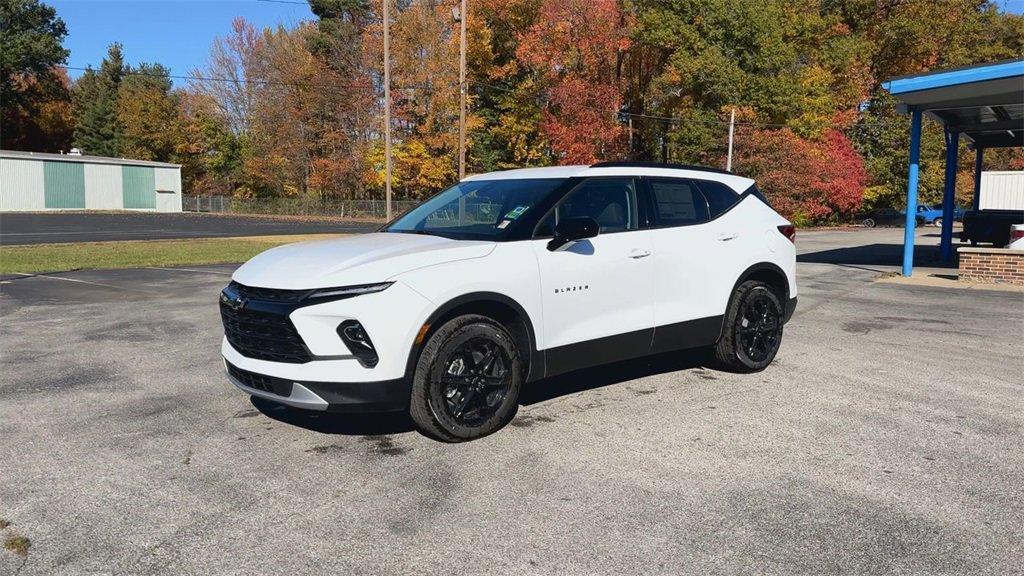 new 2025 Chevrolet Blazer car, priced at $35,072