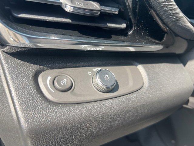 new 2025 Buick Envista car, priced at $32,185