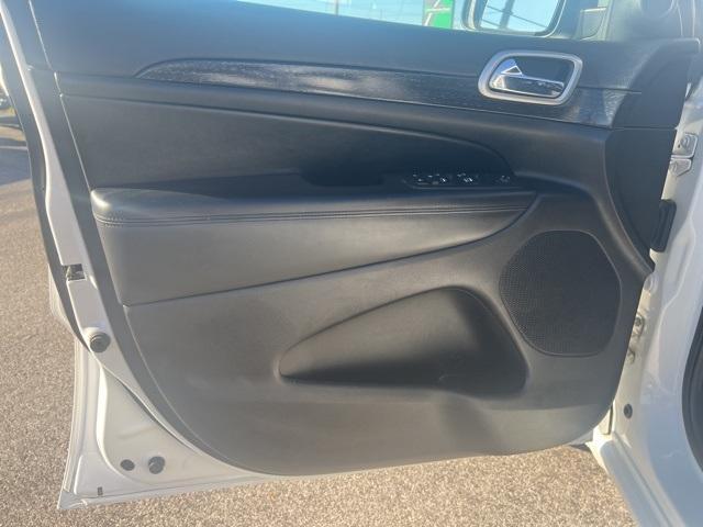 used 2017 Jeep Grand Cherokee car, priced at $15,377