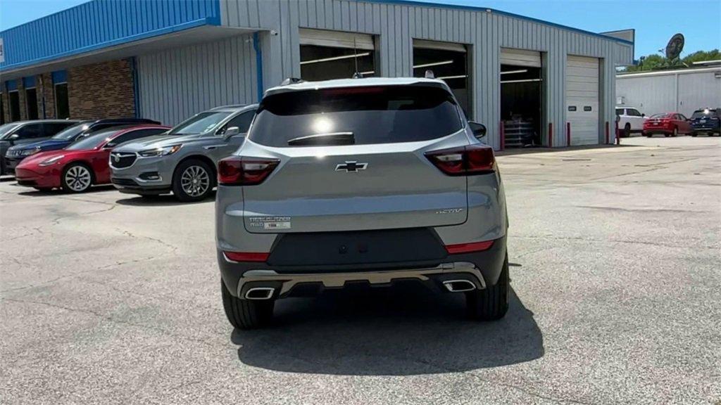 new 2025 Chevrolet TrailBlazer car, priced at $33,415