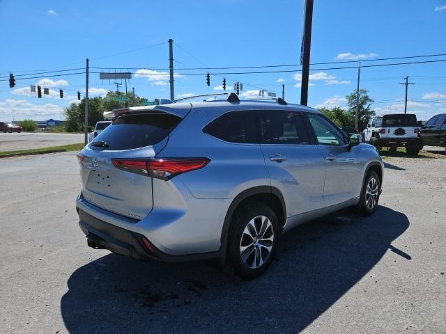 used 2021 Toyota Highlander car, priced at $32,499