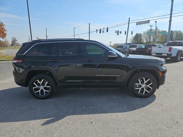 used 2024 Jeep Grand Cherokee car, priced at $39,997