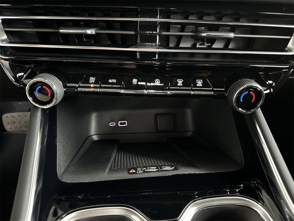 new 2025 Chevrolet Traverse car, priced at $42,235
