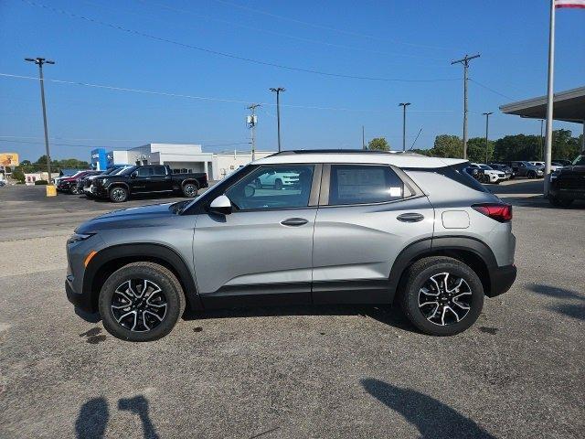 new 2025 Chevrolet TrailBlazer car, priced at $33,921