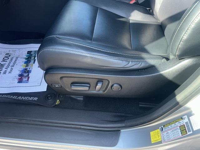used 2018 Toyota Highlander car, priced at $21,995