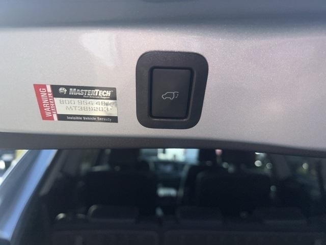 used 2018 Toyota Highlander car, priced at $21,995