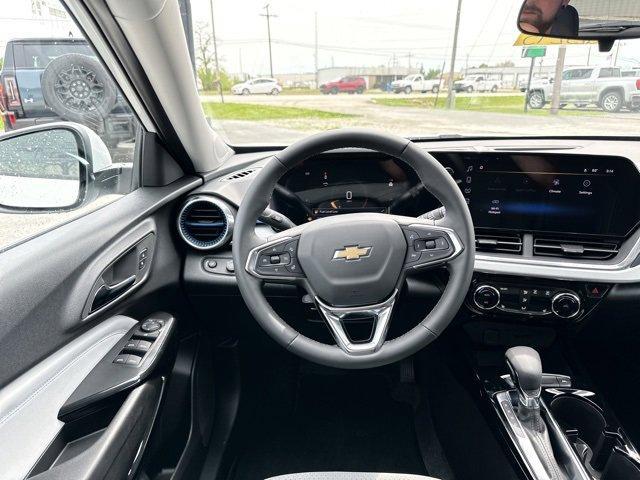 new 2025 Chevrolet Trax car, priced at $25,385