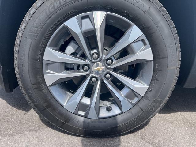 new 2026 Chevrolet Equinox car, priced at $33,840