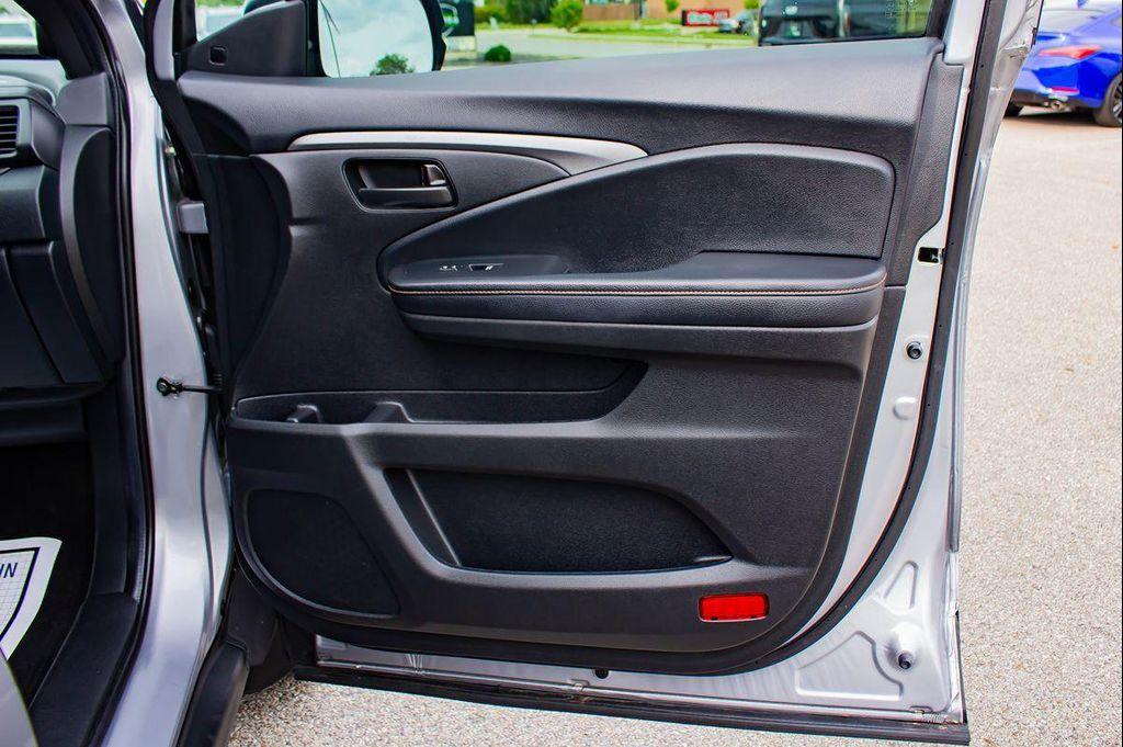 used 2022 Honda Passport car, priced at $32,615