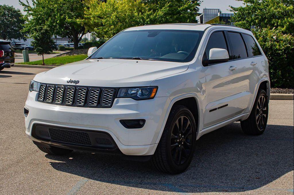 used 2017 Jeep Grand Cherokee car, priced at $16,940