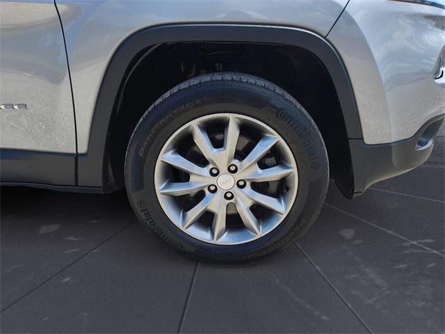 used 2018 Jeep Cherokee car, priced at $18,733