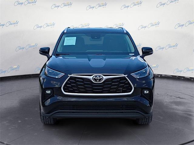 used 2022 Toyota Highlander car, priced at $31,954
