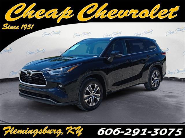 used 2022 Toyota Highlander car, priced at $34,143