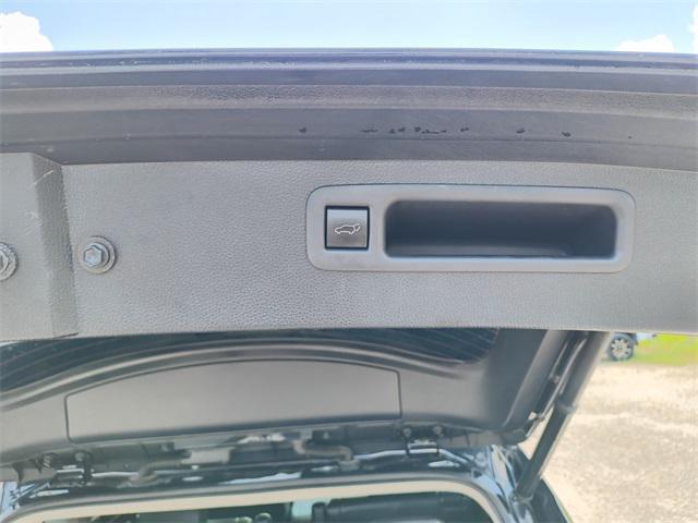 used 2022 Toyota Highlander car, priced at $31,954