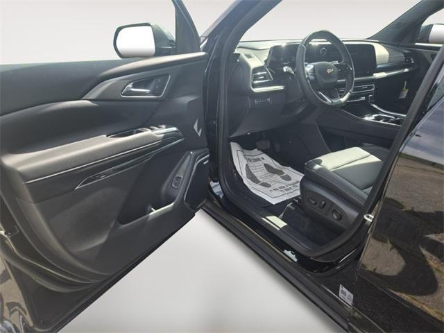 new 2025 Chevrolet Traverse car, priced at $51,000