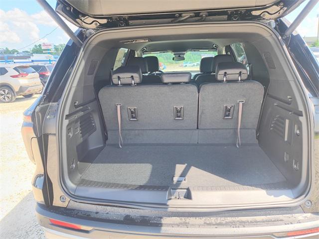 new 2025 Chevrolet Traverse car, priced at $51,000