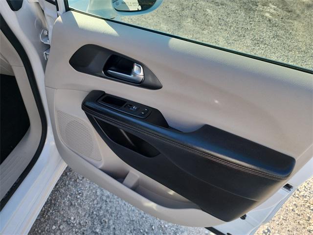 used 2020 Chrysler Pacifica car, priced at $14,486