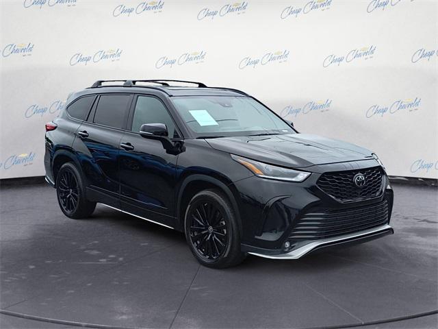 used 2023 Toyota Highlander car, priced at $42,400