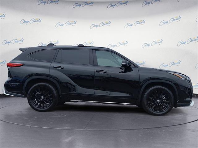 used 2023 Toyota Highlander car, priced at $42,400