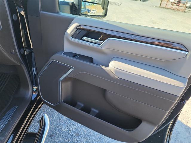new 2025 Chevrolet Silverado 2500 car, priced at $72,000
