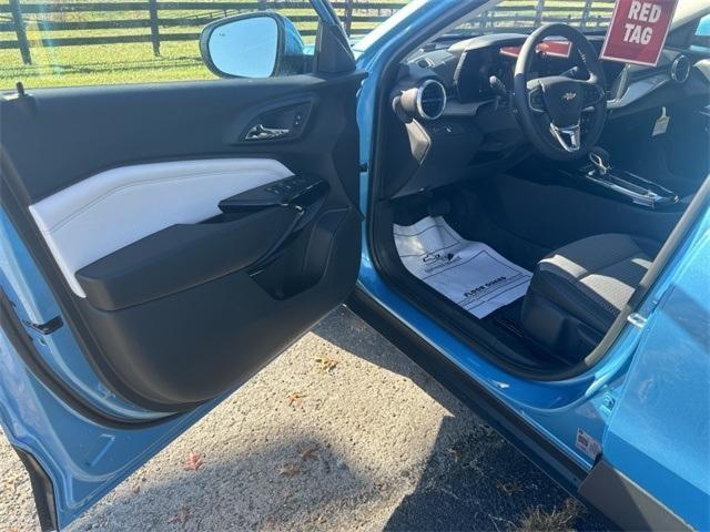 new 2025 Chevrolet Trax car, priced at $23,410