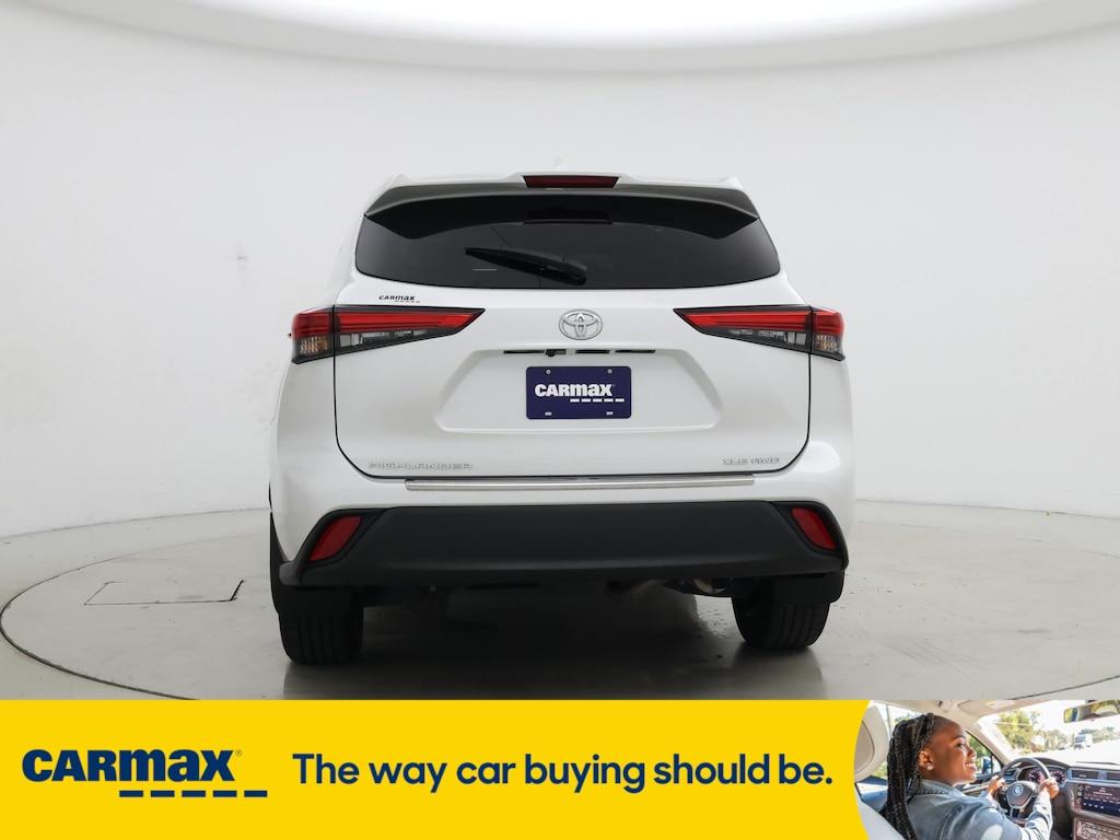 used 2022 Toyota Highlander car, priced at $33,998