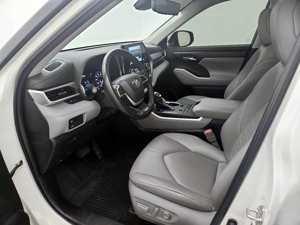 used 2022 Toyota Highlander car, priced at $33,998