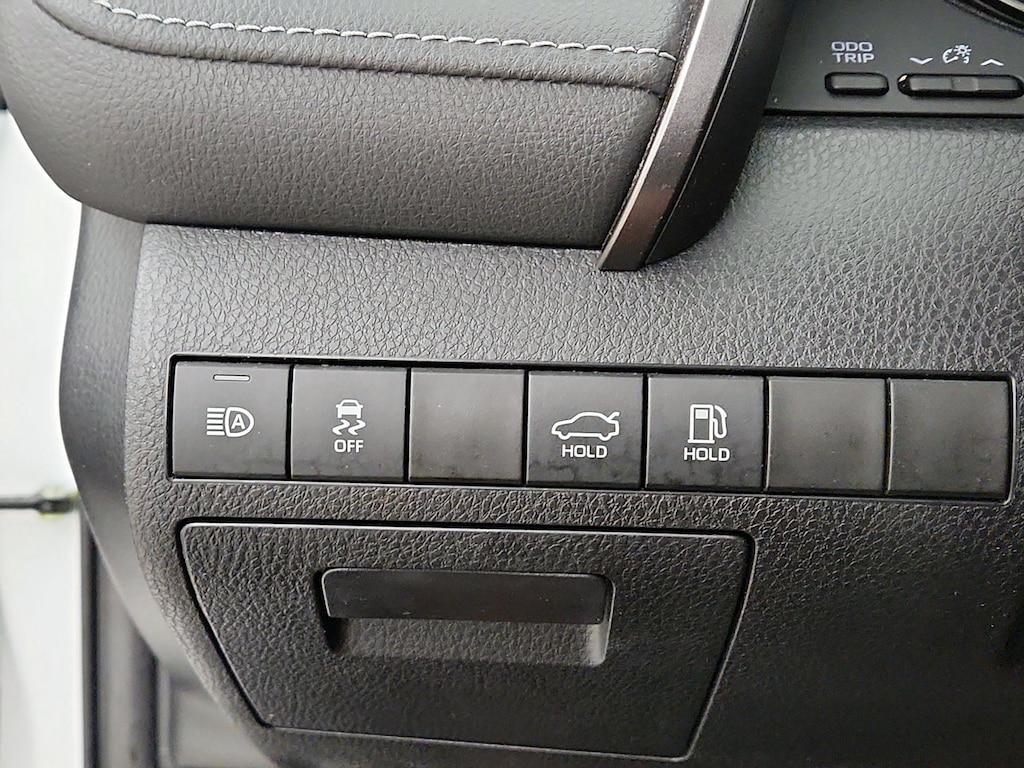 used 2022 Toyota Camry Hybrid car, priced at $27,998