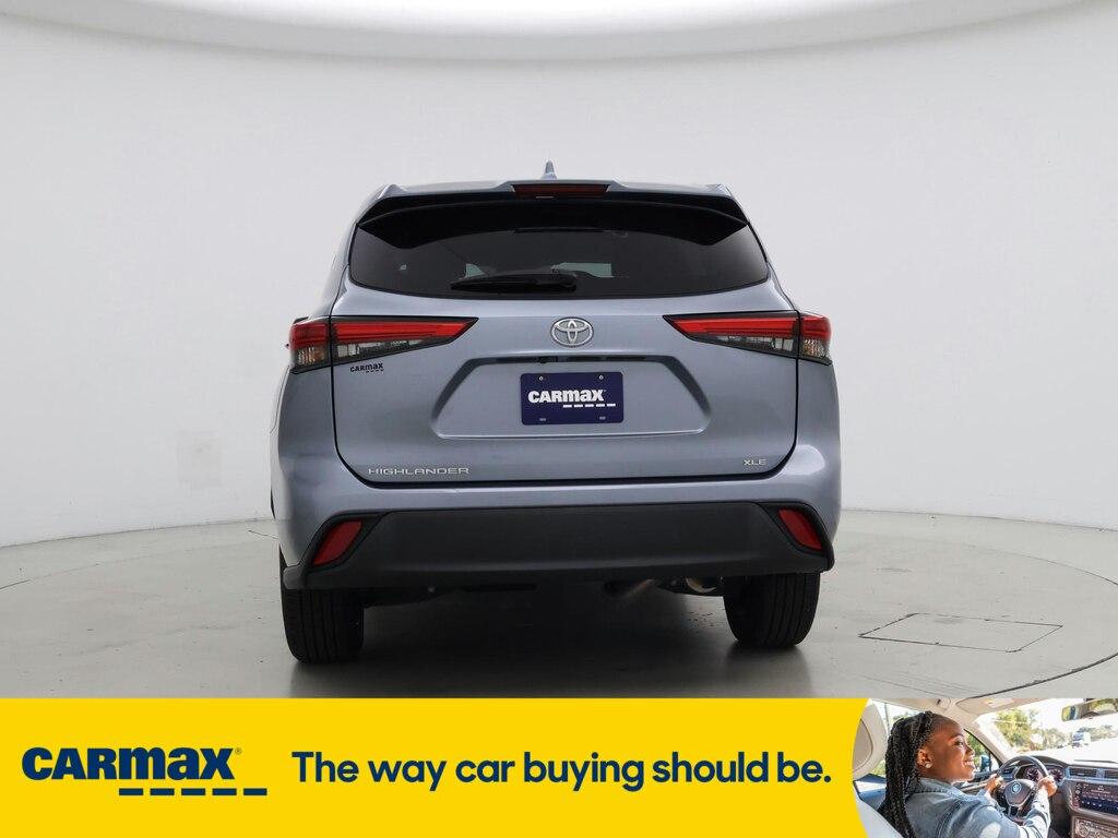 used 2022 Toyota Highlander car, priced at $33,998