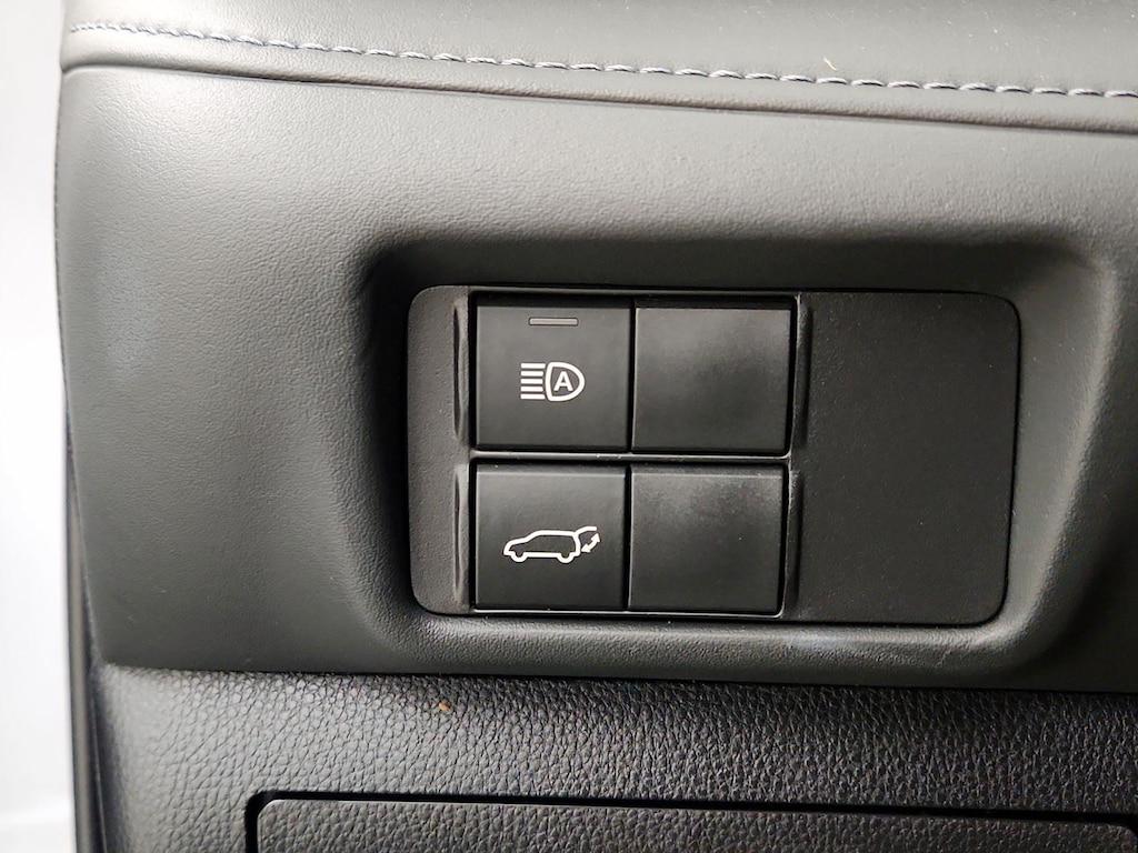 used 2022 Toyota Highlander car, priced at $33,998