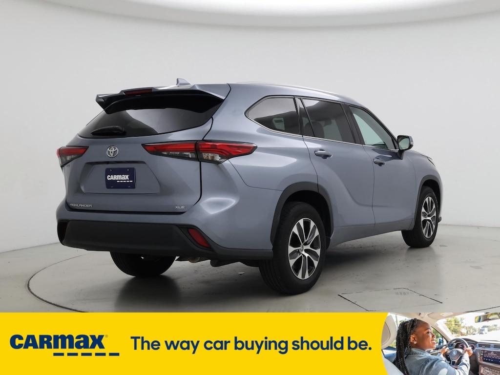 used 2022 Toyota Highlander car, priced at $33,998