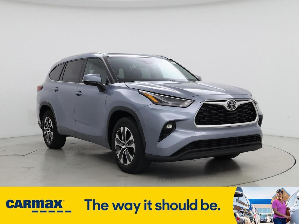 used 2022 Toyota Highlander car, priced at $33,998