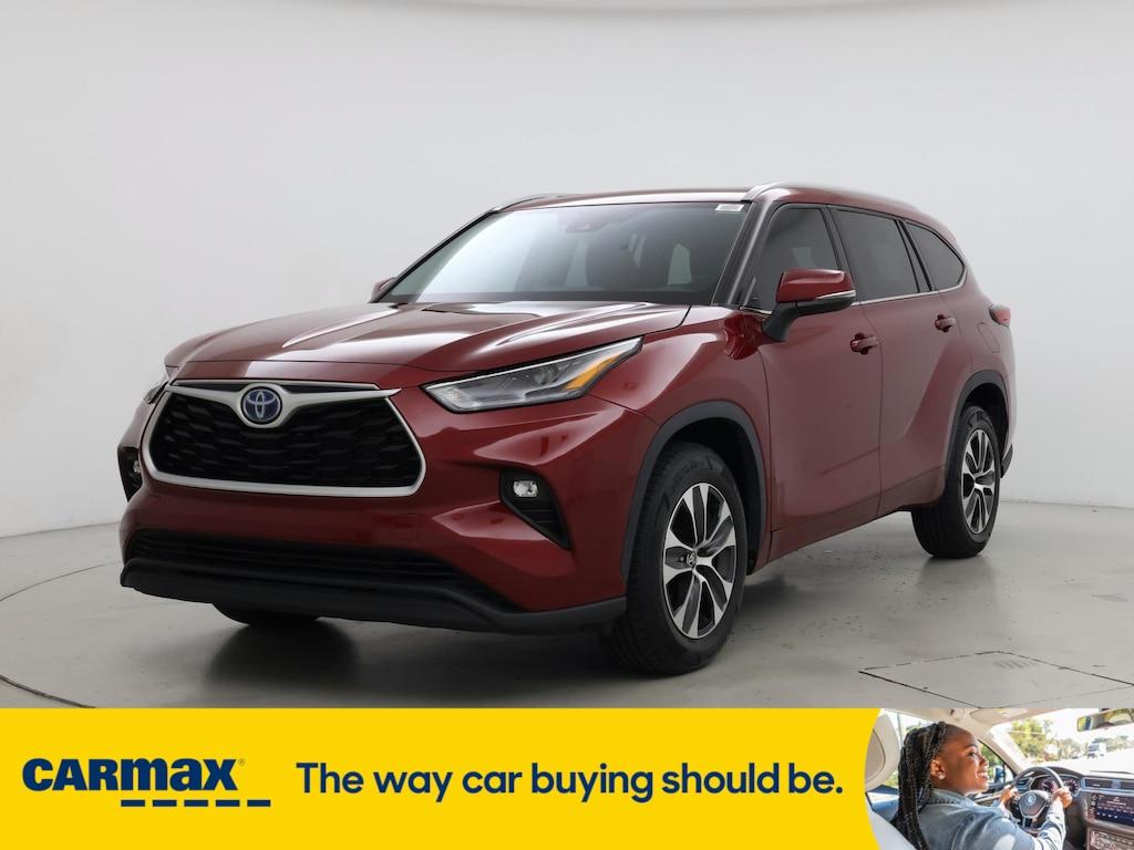 used 2022 Toyota Highlander Hybrid car, priced at $33,998