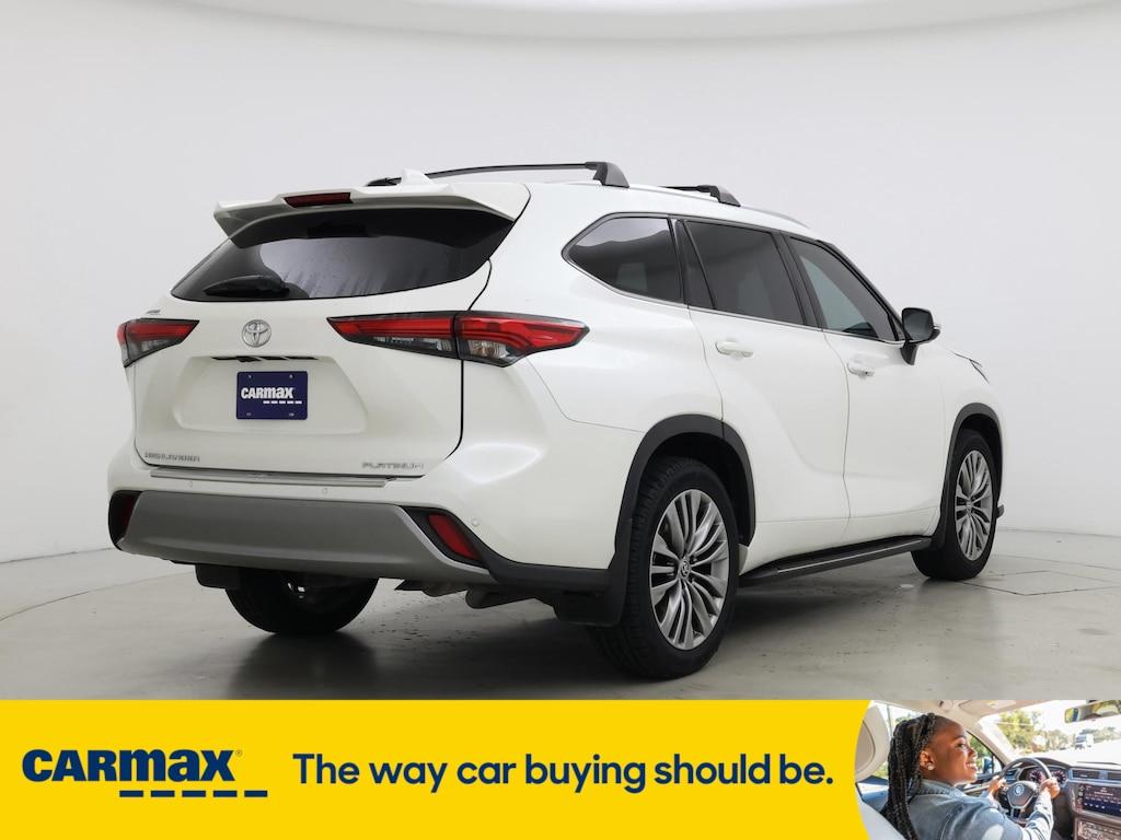 used 2021 Toyota Highlander car, priced at $41,998