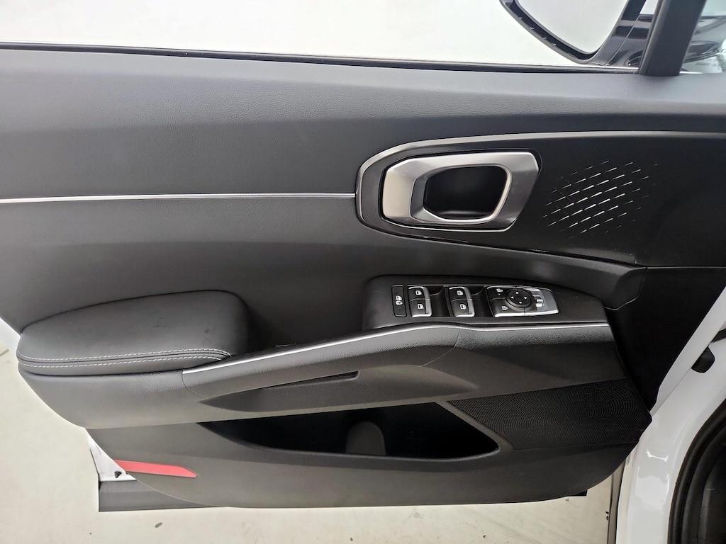 used 2025 Kia Sorento car, priced at $30,998