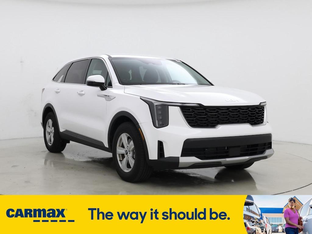 used 2025 Kia Sorento car, priced at $30,998