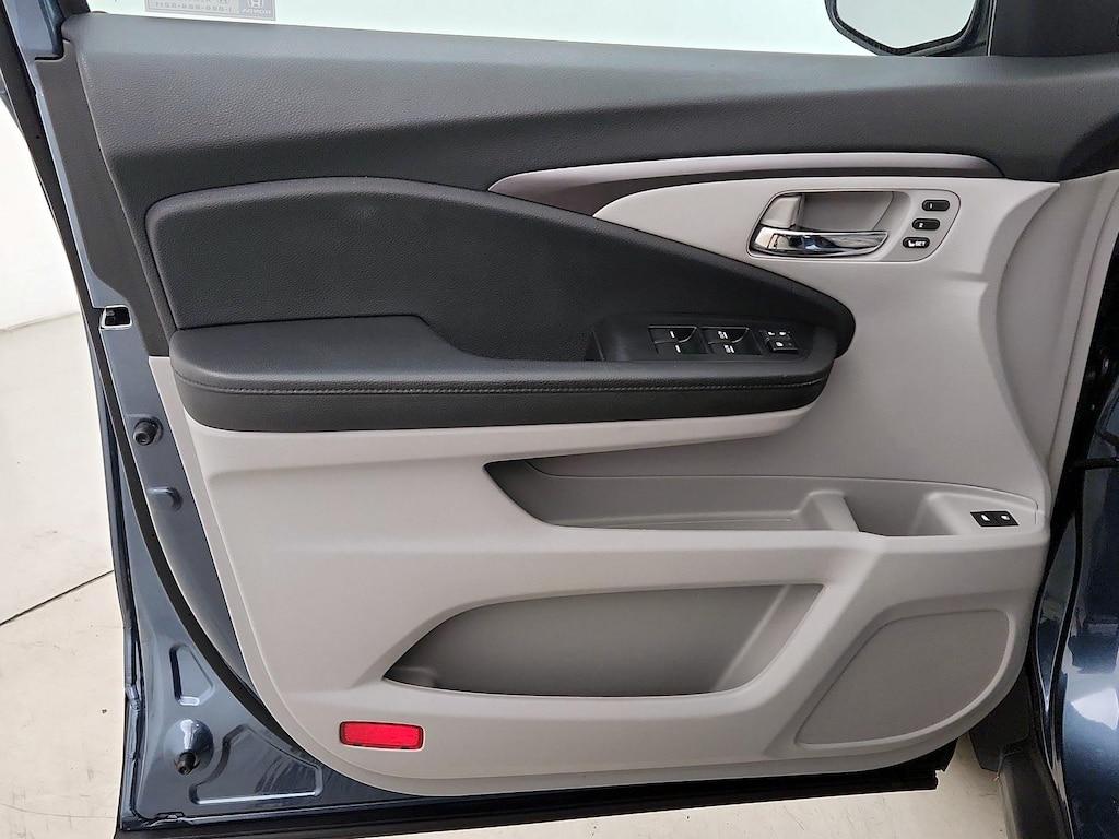 used 2021 Honda Pilot car, priced at $28,998