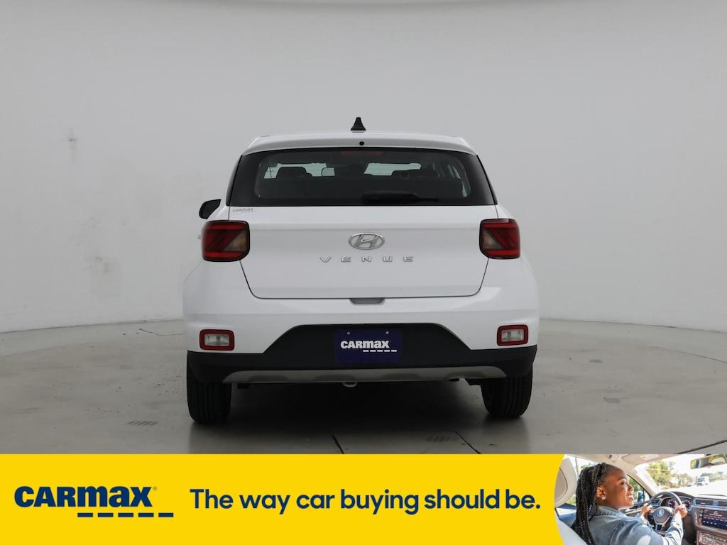 used 2022 Hyundai Venue car, priced at $17,998