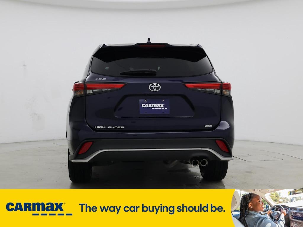 used 2023 Toyota Highlander car, priced at $40,998