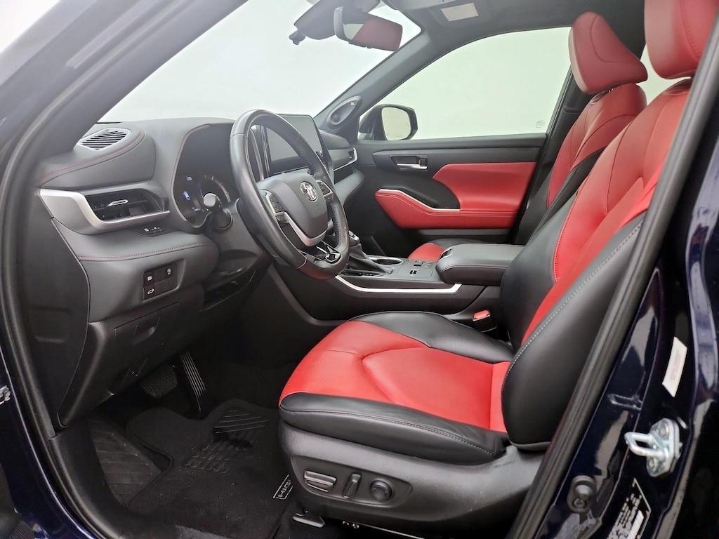 used 2023 Toyota Highlander car, priced at $40,998