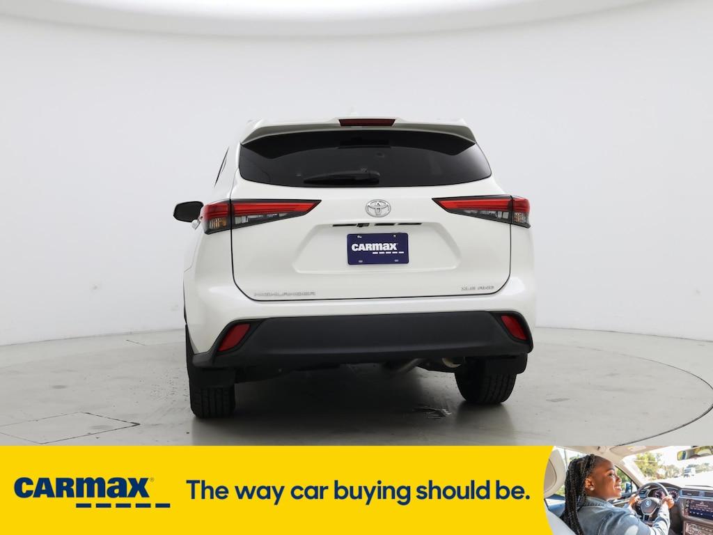 used 2021 Toyota Highlander car, priced at $33,998