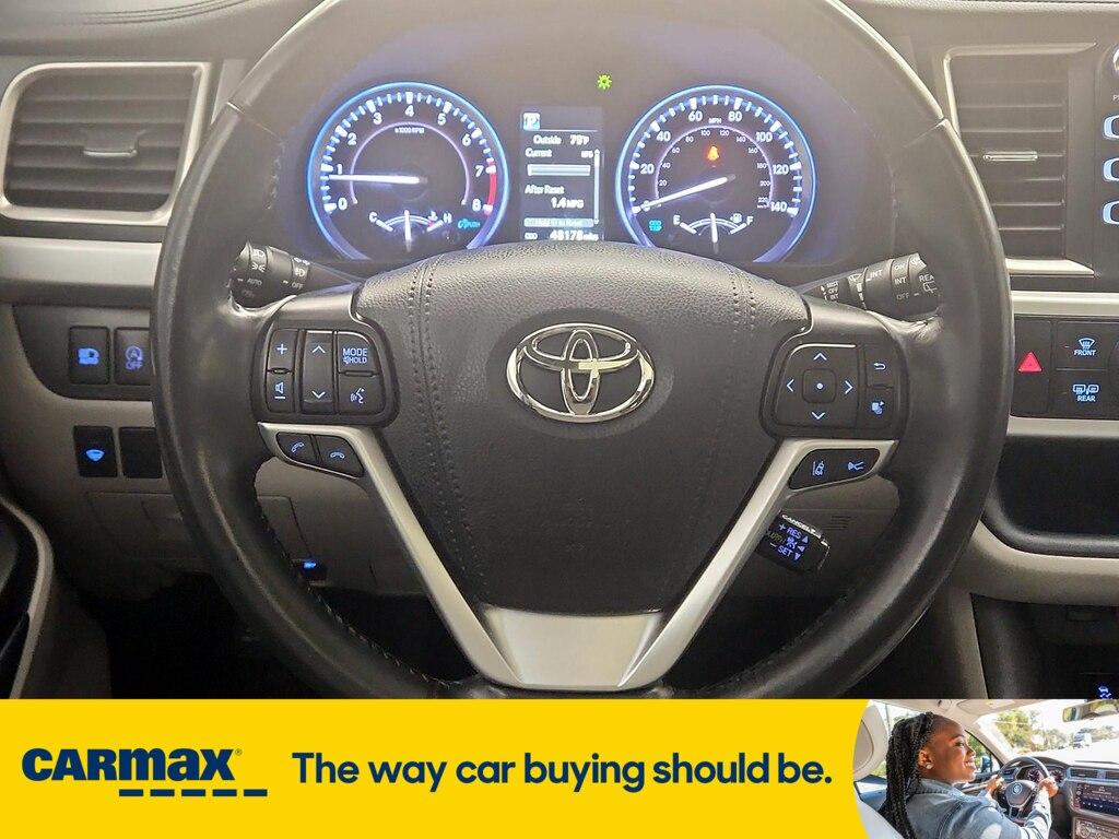 used 2019 Toyota Highlander car, priced at $28,998