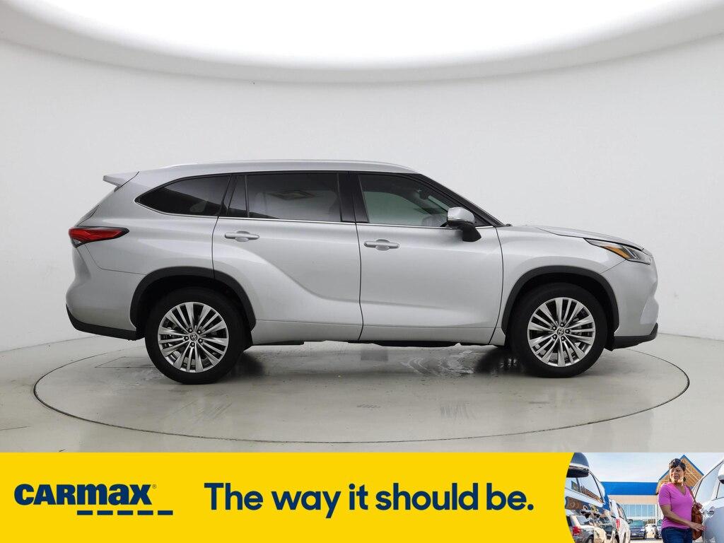 used 2023 Toyota Highlander car, priced at $41,998
