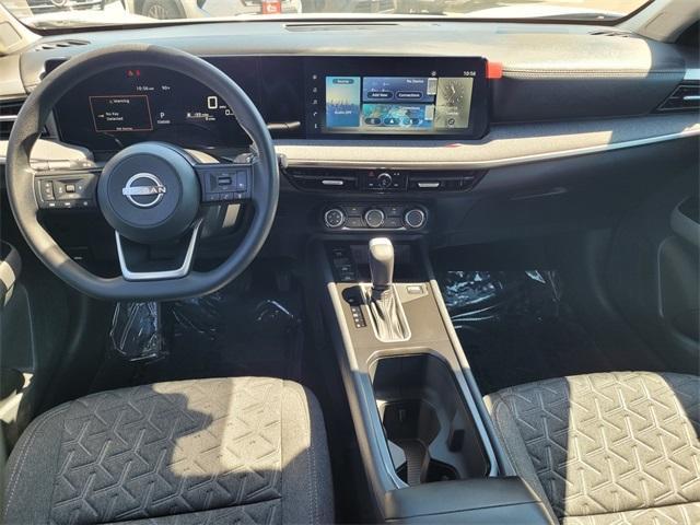 new 2025 Nissan Kicks car, priced at $24,651