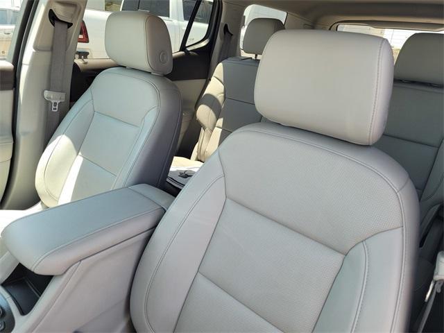 used 2023 GMC Acadia car, priced at $28,987